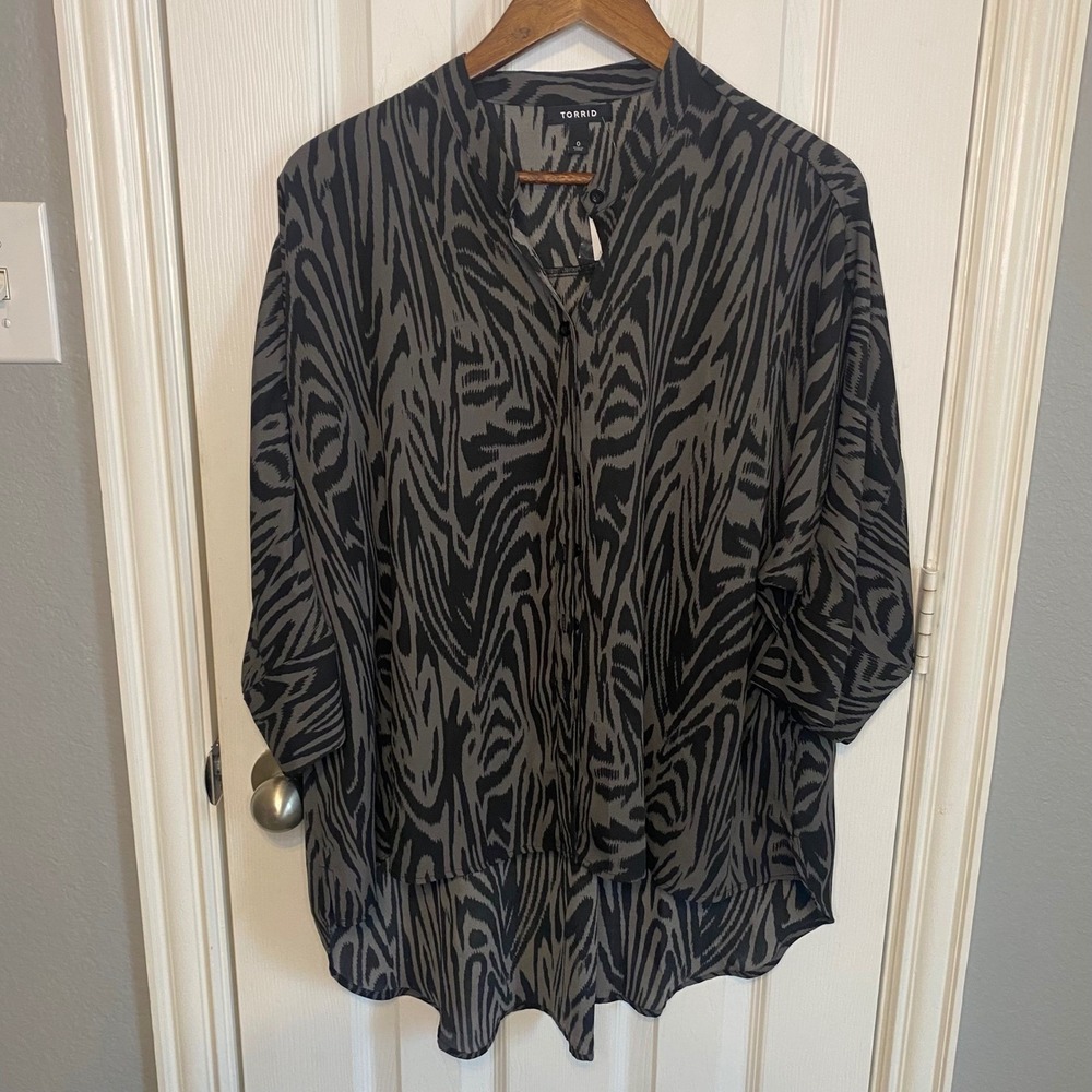 Torrid Tunic Top Women Plus Size 0 Large Zebra Print V-Neck 3/4 Sleeve‎